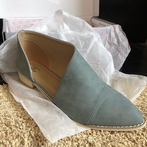 Trendy Side Cut Out Shoes